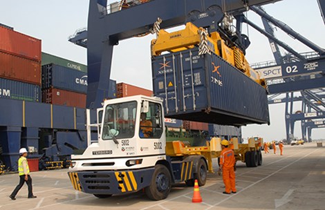 Bản th&acirc;n DN logistics Việt phải biết giữ kh&aacute;ch h&agrave;ng l&agrave; DN xuất nhập khẩu nội địa. Ảnh: Hữu Luận