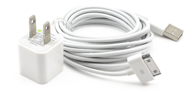 Trong bối cảnh các dòng Android đầu bảng đều đã có tính năng sạc nhanh, người dùng iPhone chỉ biết cách học theo bằng cách cắm iPad vào iPhone. Liệu điều này có gây hại cho chiếc smartphone đắt tiền nhưng cũng rất mỏng manh của bạn không?