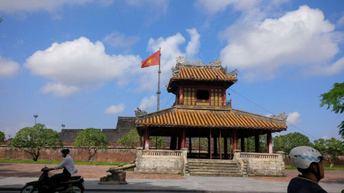 Trùng tu di tích Phu Văn Lâu