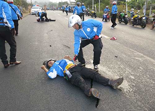 VĐV mô tô tử nạn khi bảo vệ đoàn đua ở Đồng Nai