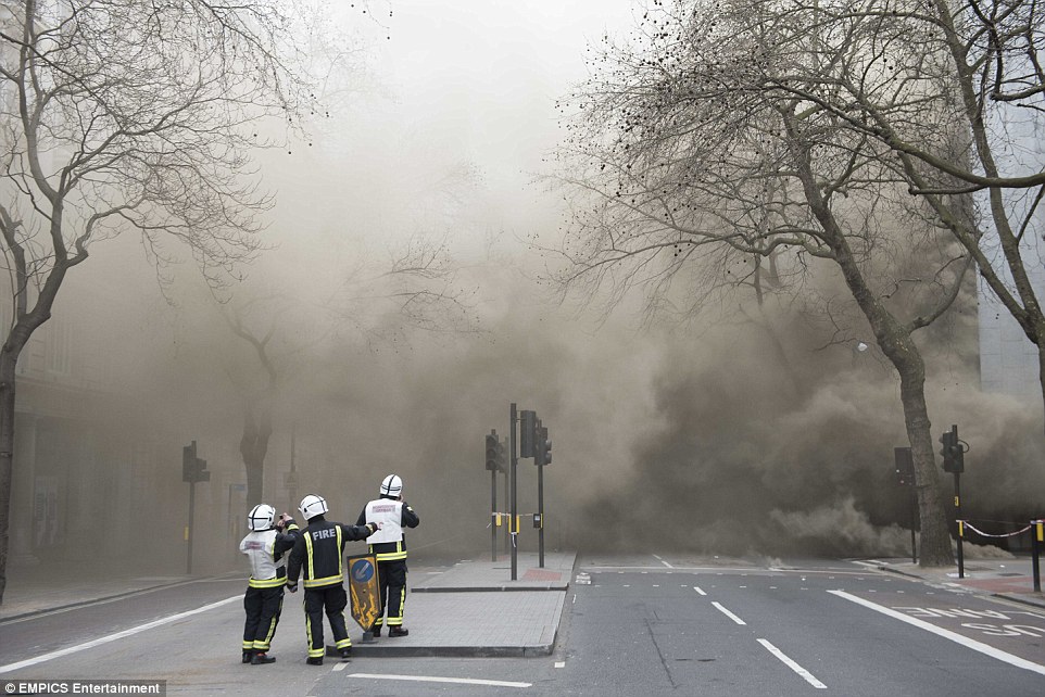 Ảnh EMPICS, Daily Mail