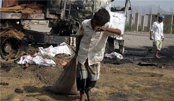 Chiến dịch kh&ocirc;ng k&iacute;ch của Ả Rập Saudi đẩy h&agrave;ng chục ng&agrave;n người d&acirc;n Yemen l&acirc;m v&agrave;o cảnh kh&ocirc;ng nh&agrave; cửa v&agrave; phải đi tr&uacute; ẩn. Ảnh: Fars News