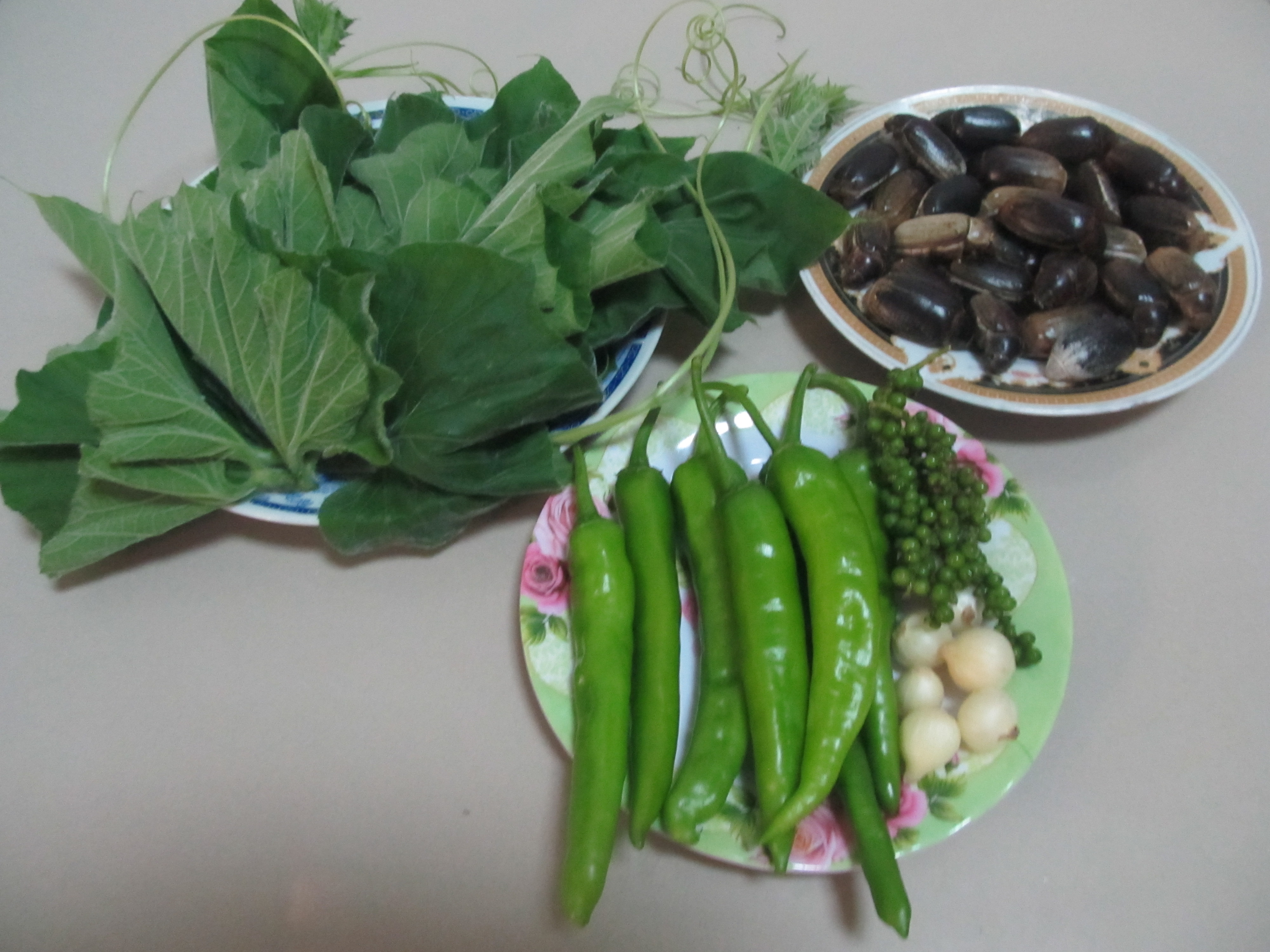 Những nguy&ecirc;n liệu kh&ocirc;ng thể thiếu của m&oacute;n rầy x&agrave;o kẹp l&aacute; bầu
