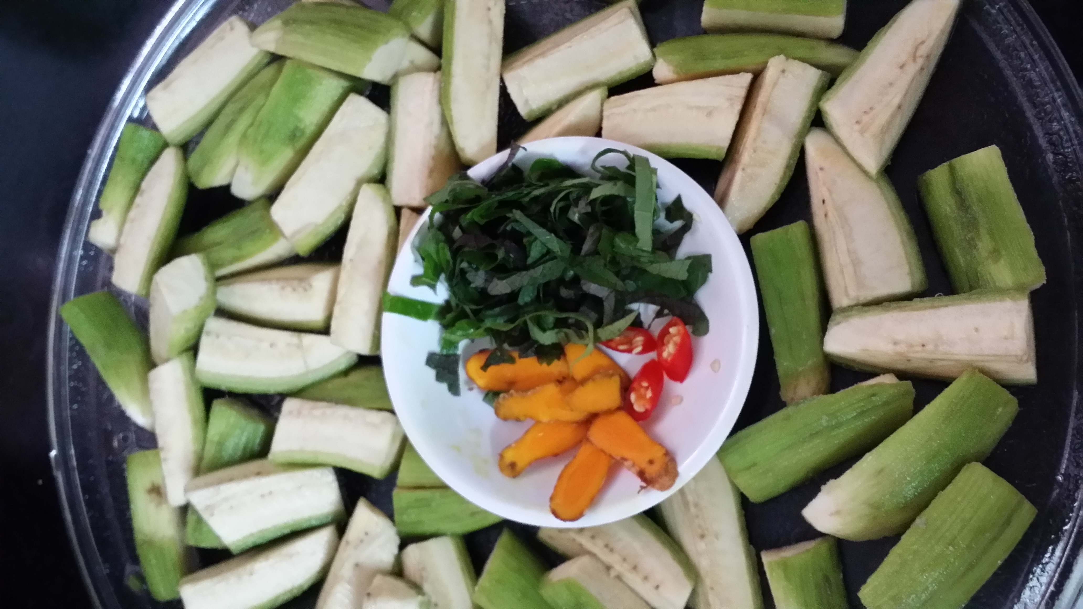 Những nguy&ecirc;n liệu cho m&oacute;n s&uacute;p sườn ninh chuối xanh