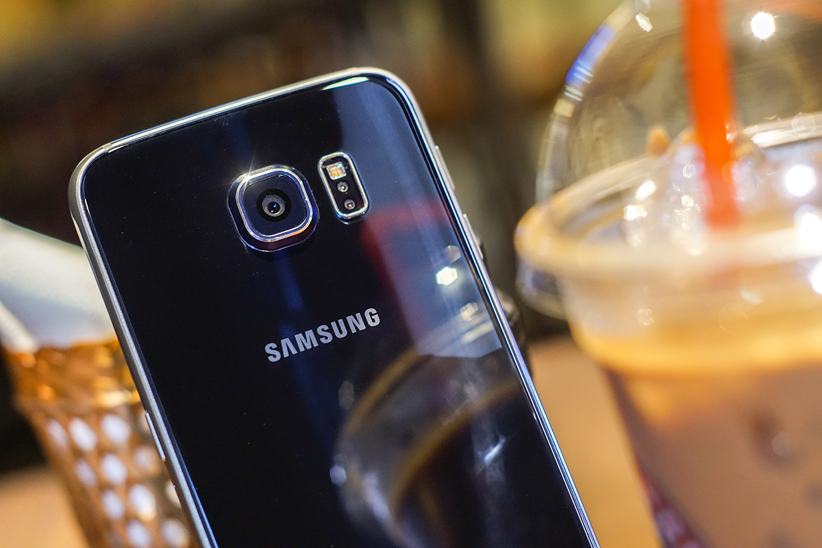 Galaxy S6 được trang bị rất nhiều t&iacute;nh năng chụp ảnh thiếu s&aacute;ng ấn tượng