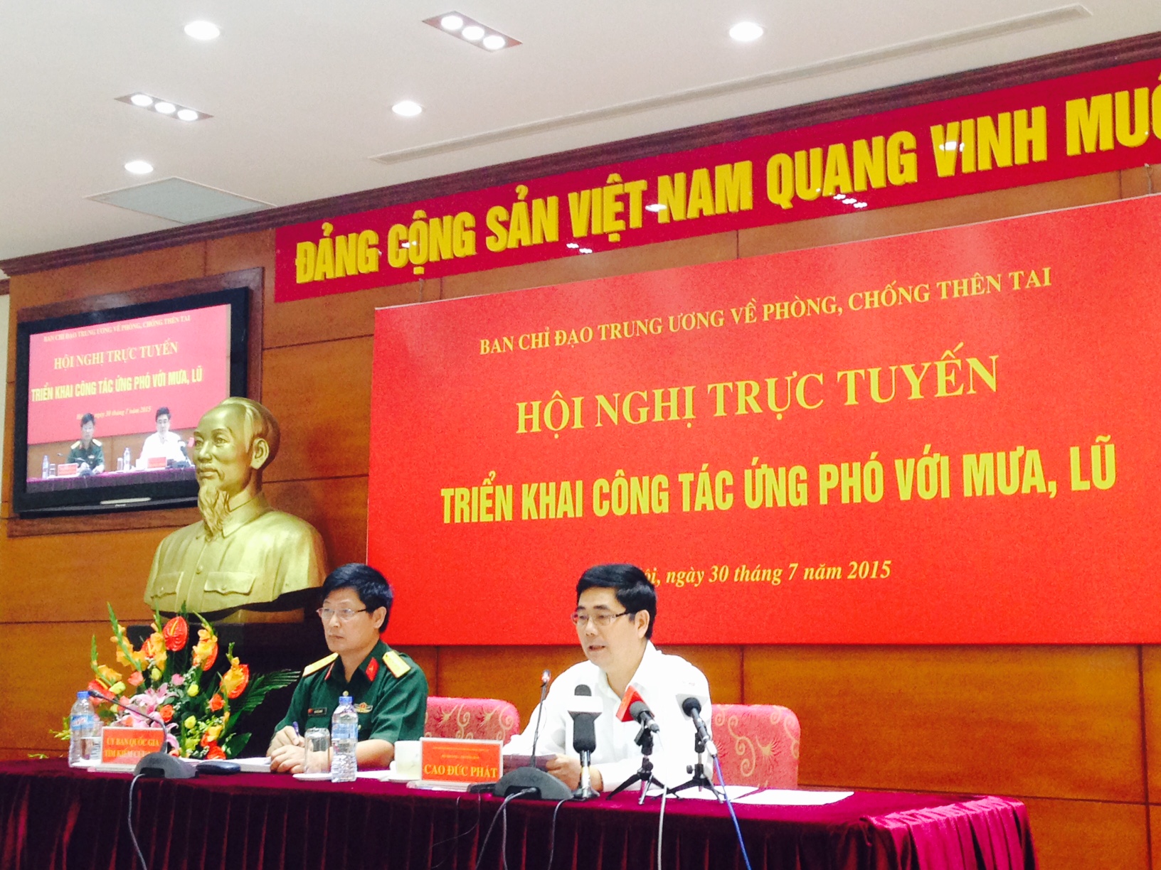 Bộ trưởng Cao Đức Ph&aacute;t y&ecirc;u cầu Bộ C&ocirc;ng Thương cử ngay chuy&ecirc;n gia về Quảng Ninh để xem x&eacute;t, đ&aacute;nh gi&aacute; v&agrave; ứng ph&oacute; nguy cơ vỡ c&aacute;c b&atilde;i thải than ở Cẩm Phả. Ảnh: Văn Duẩn