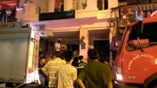 Cháy khách sạn ở phố cổ Hà Nội, khách tháo chạy