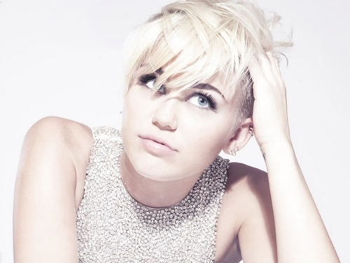 Miley Cyrus “kinh khủng” nhất trong mắt phụ huynh Anh