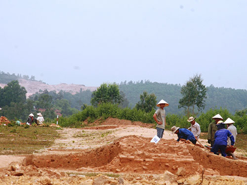 Làm đường, phát hiện di tích