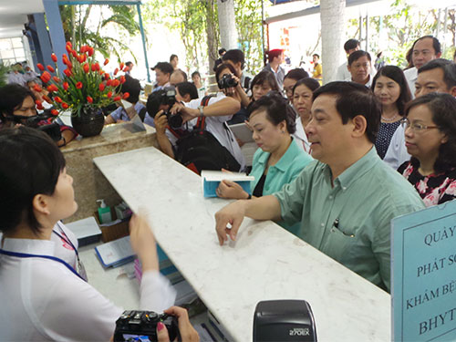 Đoàn công tác của Bộ Y tế kiểm tra công tác khám chữa bệnh BHYT tại Bệnh viện quận Bình Thạnh, TP HCM
