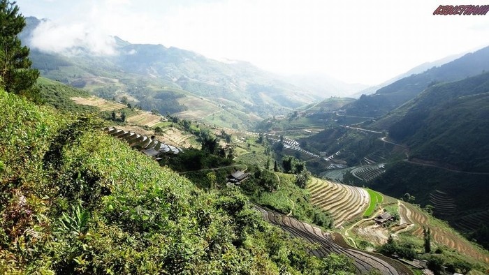 T&acirc;y C&ocirc;n Lĩnh l&agrave; một trong những ngọn n&uacute;i kh&oacute; nhằn nhất ở Việt Nam