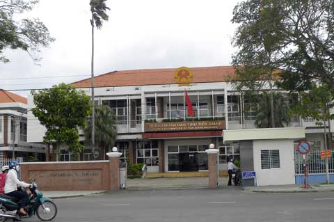UBND tỉnh Tiền Giang thua kiện… ông thợ mộc