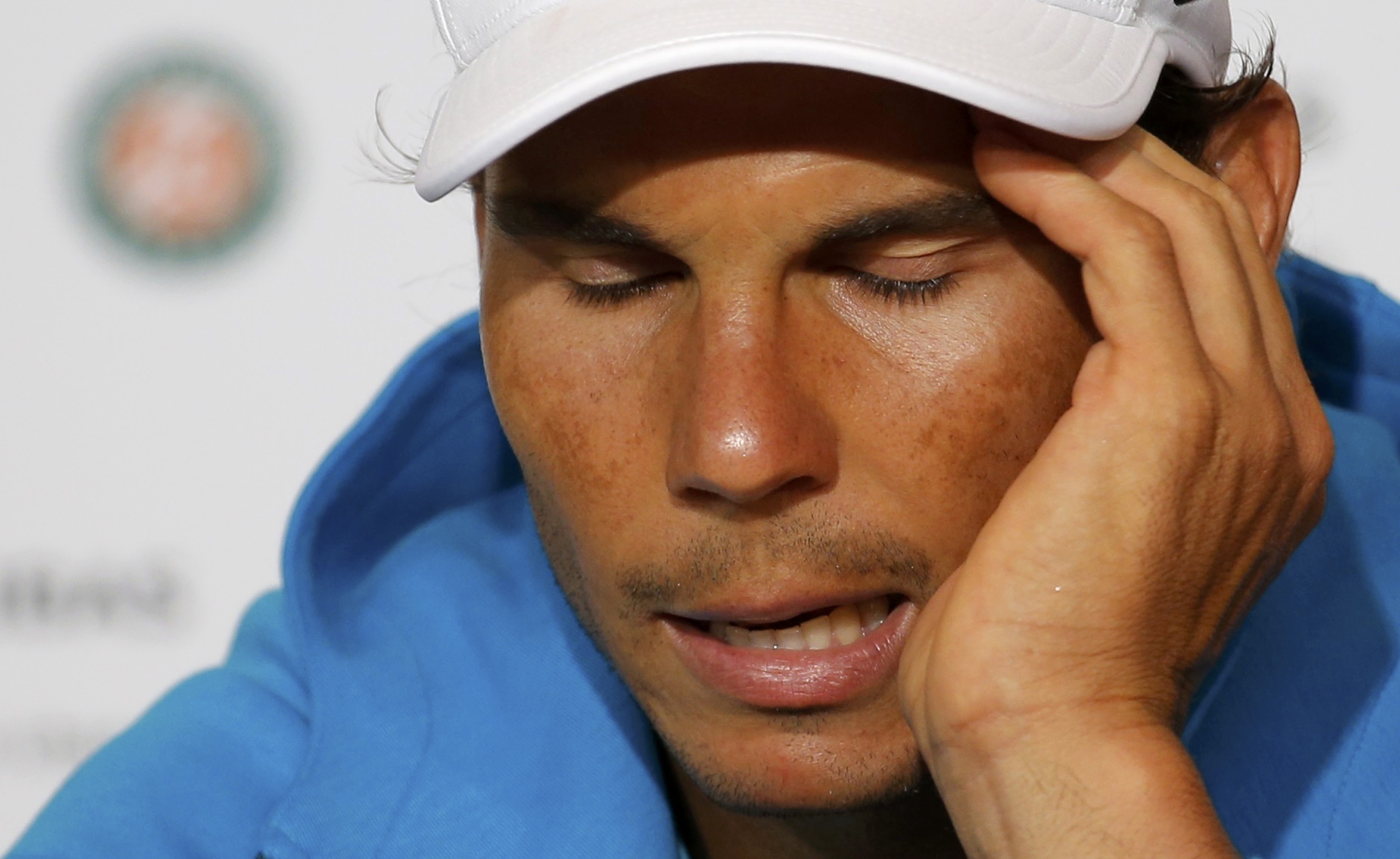 Nadal trong cuộc họp b&aacute;o sau trận