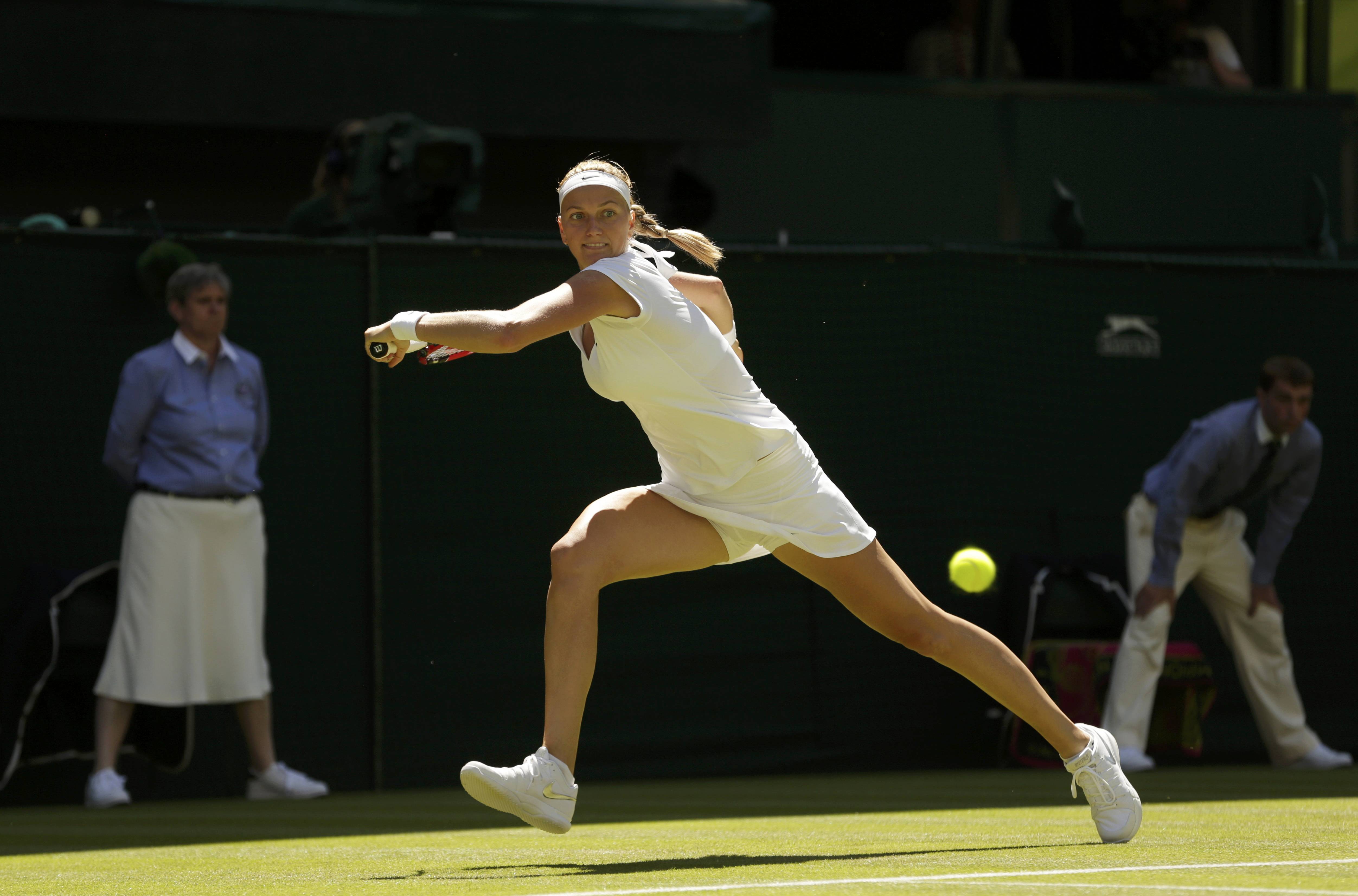 Đương kim v&ocirc; địch nữ Kvitova chỉ mất 35 ph&uacute;t để v&agrave;o v&ograve;ng 2