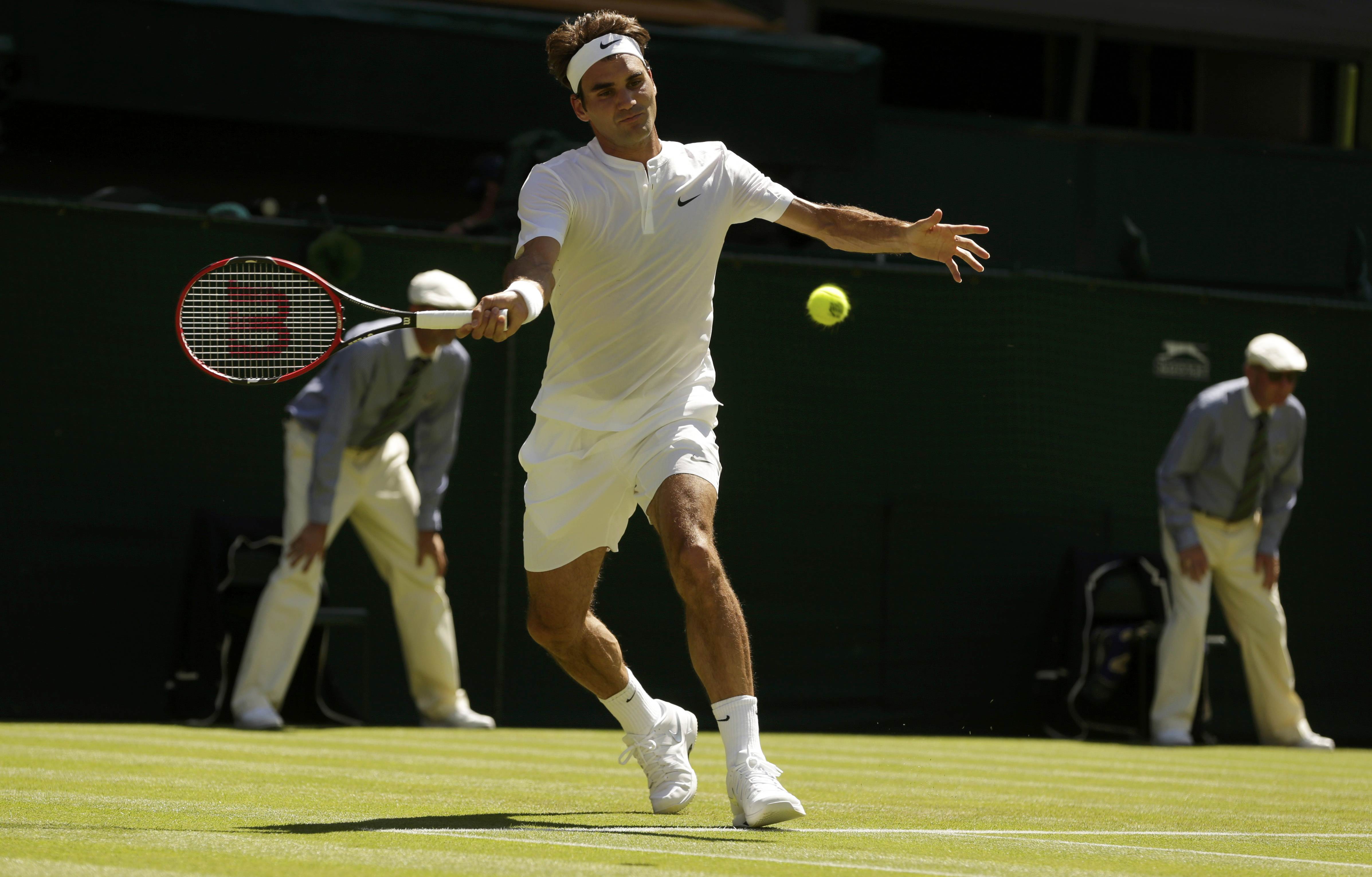Federer nhẹ nh&agrave;ng v&agrave;o v&ograve;ng 2