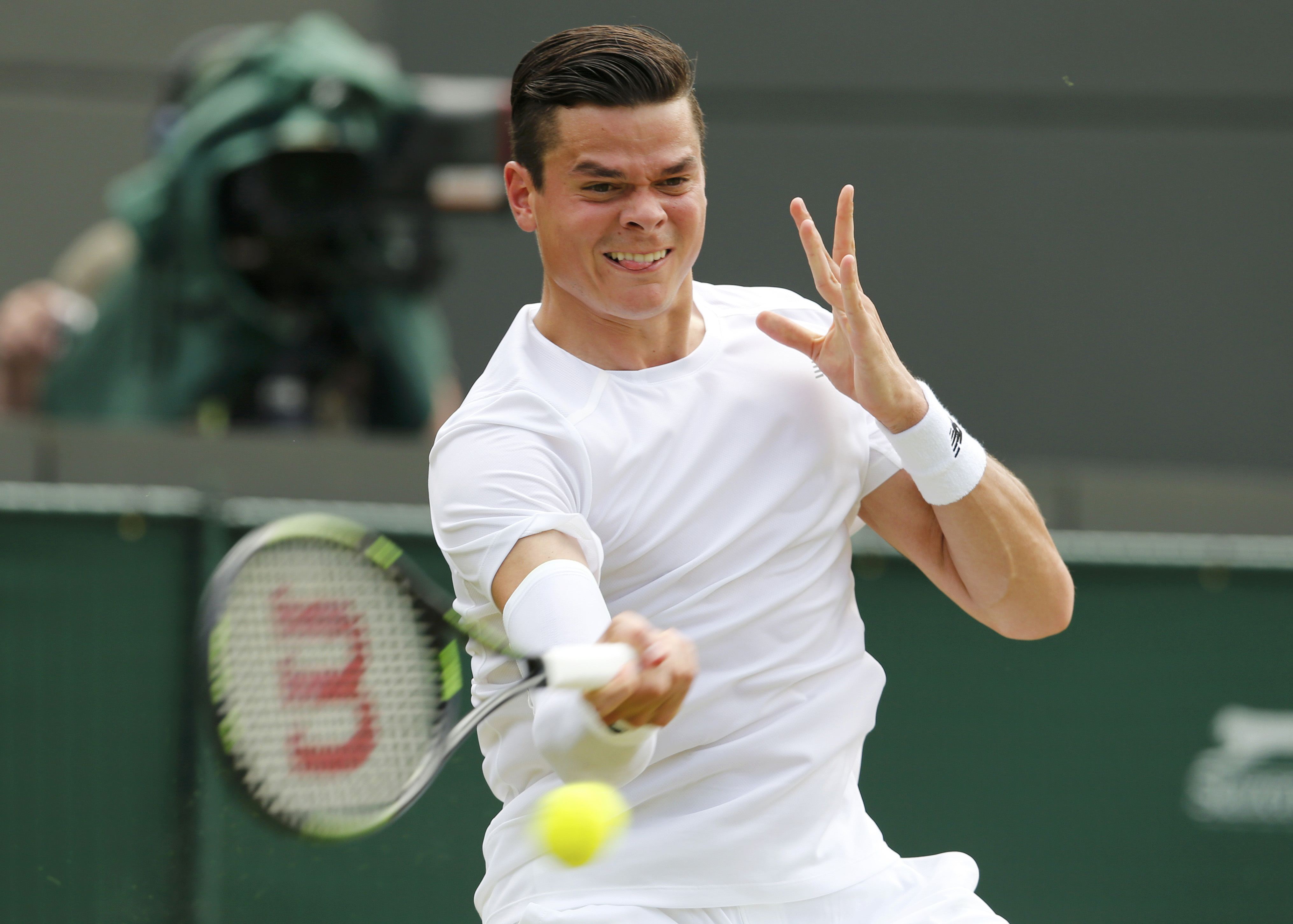 Raonic vẫn l&agrave; vua giao b&oacute;ng khi c&oacute; c&uacute; ace với tốc độ l&ecirc;n đến 233,3 km/giờ