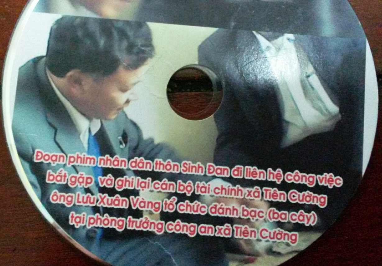Clip người d&acirc;n cung cấp c&aacute;n bộ x&atilde; Ti&ecirc;n Cường đ&aacute;nh bạc