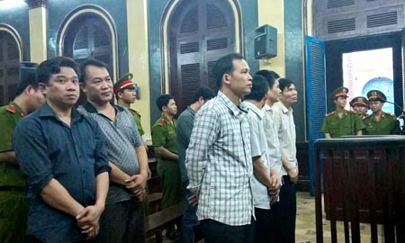 Nhóm cở bạc gian lận hầu tòa sơ thẩm