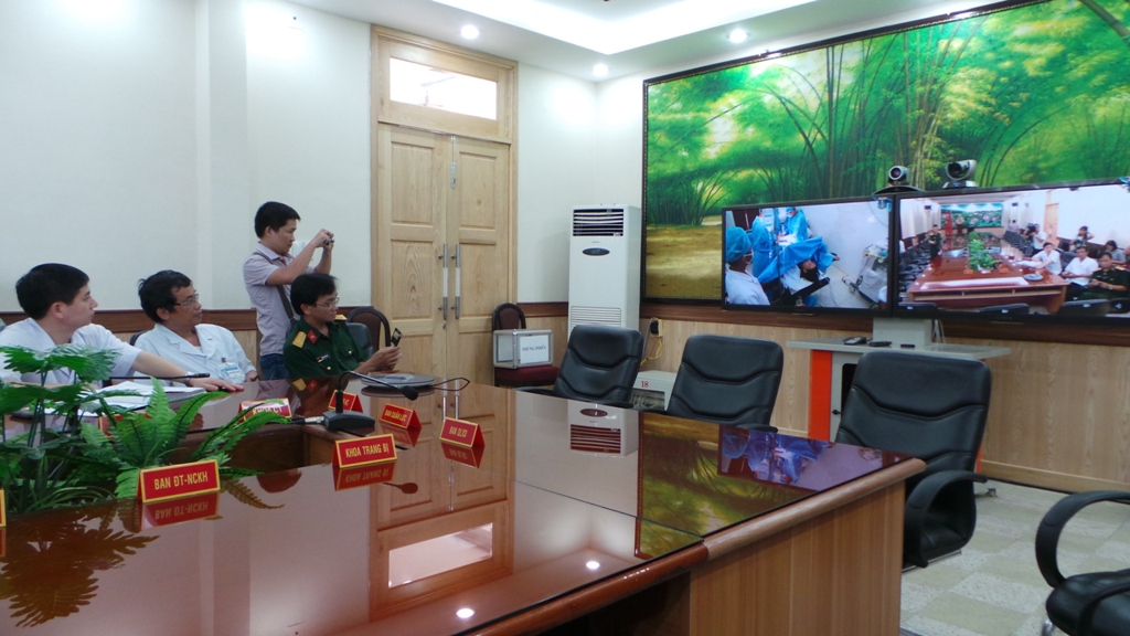Hội chẩn từ xa giữa đất liền v&agrave; bệnh x&aacute; đảo