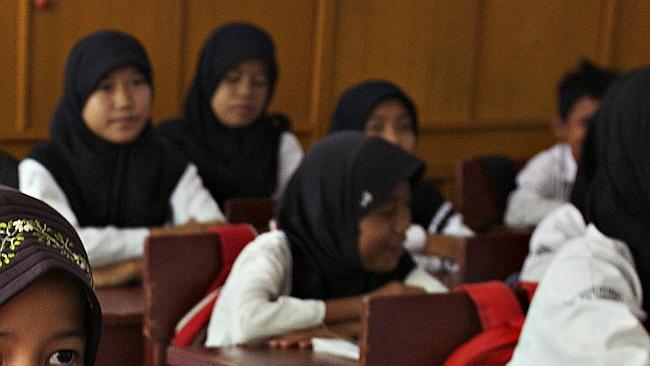 Nữ sinh ở Indonesia. Ảnh: News.com.au