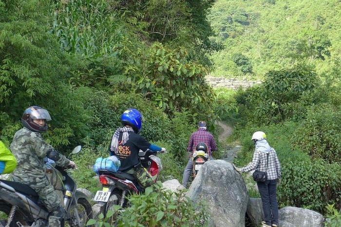 Nhiều trắc trở