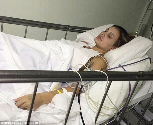 Andressa Urach được chăm s&oacute;c đặc biệt trong lần nhập viện v&igrave; chất l&agrave;m đầy l&agrave;m mục cơ bắp 