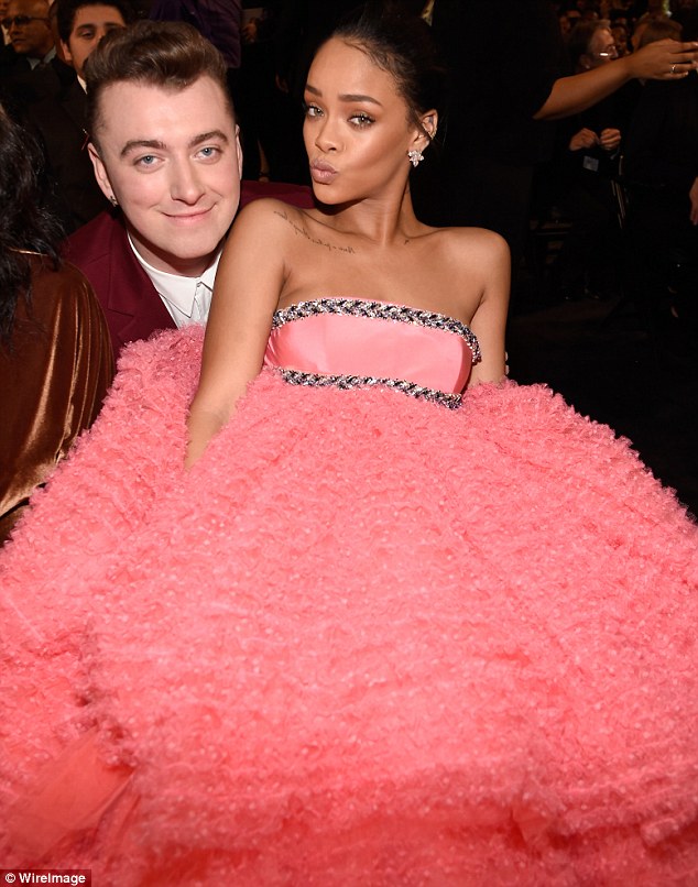Rihanna ch&uacute;c mừng Sam Smith