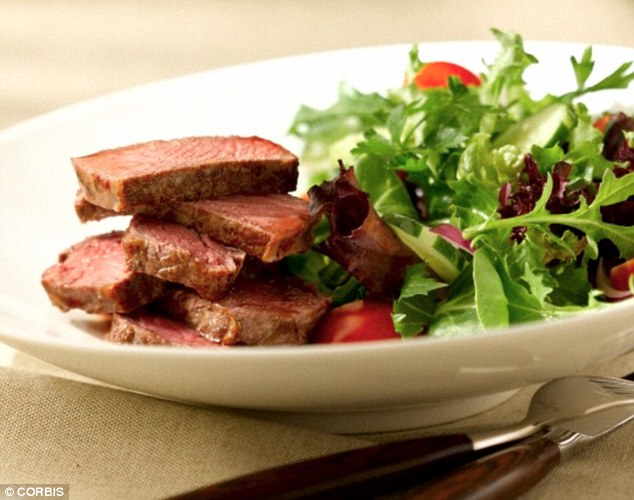 Thịt b&ograve; chứa nhiều chất sắt. Ảnh: DM