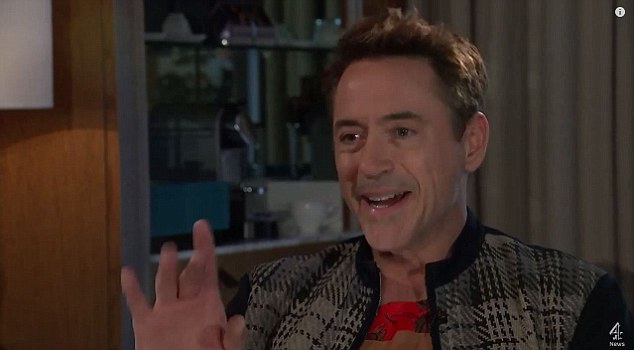 Nam diễn vi&ecirc;n Robert Downey Jr. thoải m&aacute;i n&oacute;i về vai diễn trong phim mới