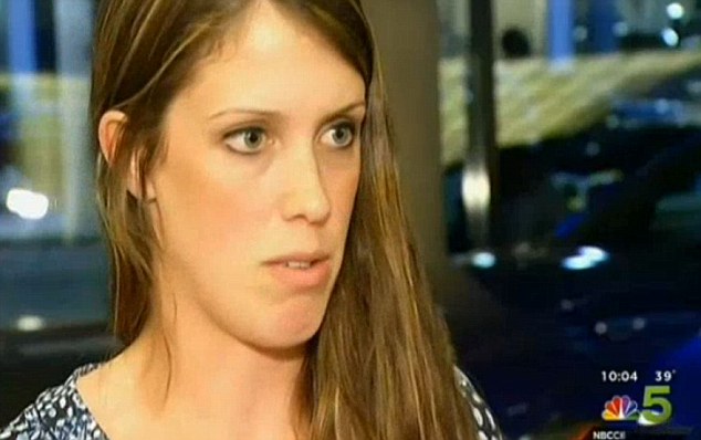 Mary Cunningham, y tá trên máy bay giúp hỗ trợ hành khách. Ảnh: NBCN