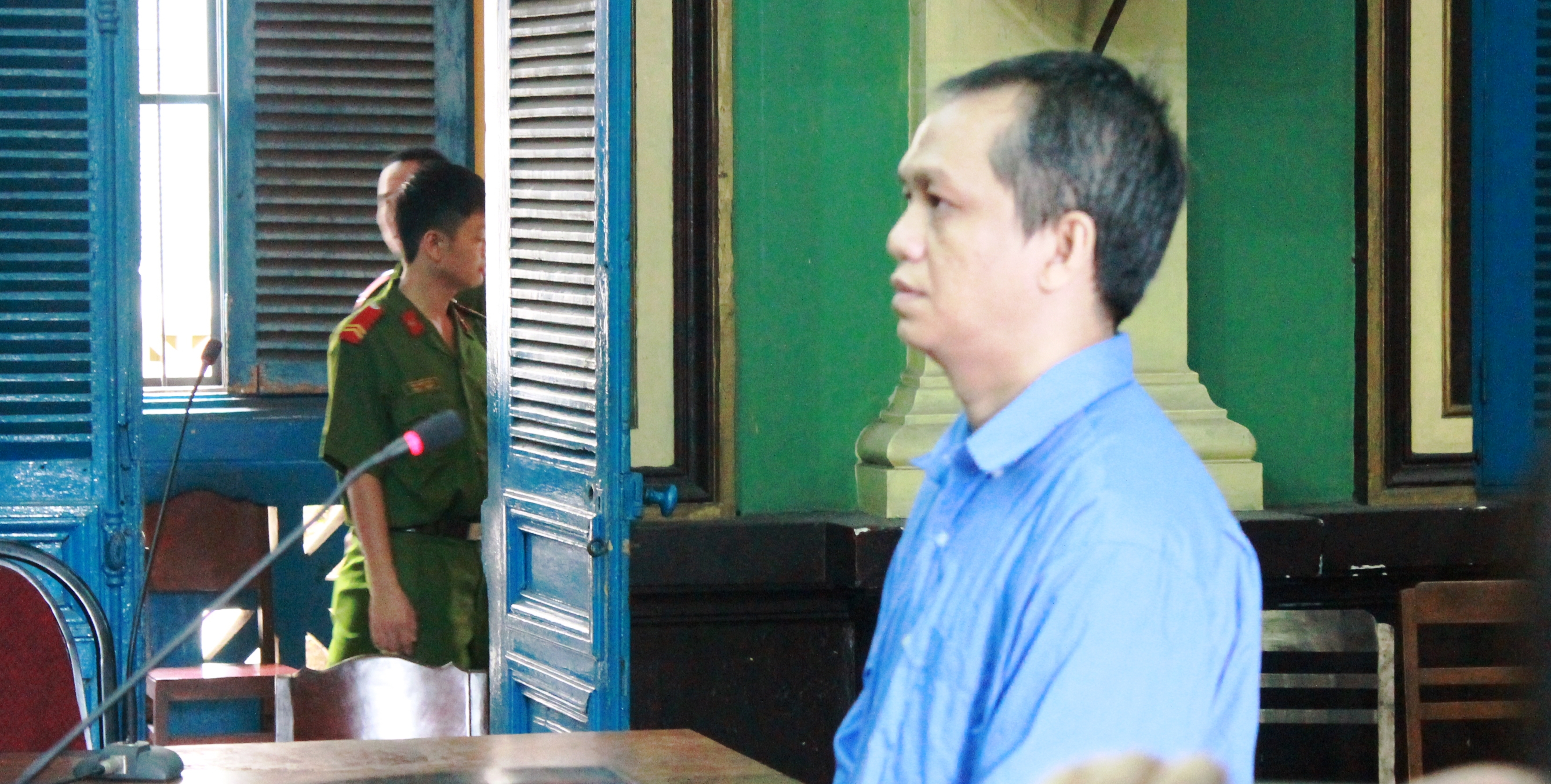 Bị c&aacute;o L&ecirc; Trung Huy tại t&ograve;a
