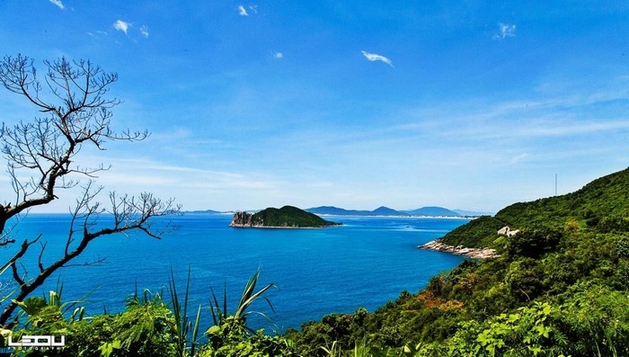 Cả H&ograve;n Nưa xa t&iacute;t tầm mắt