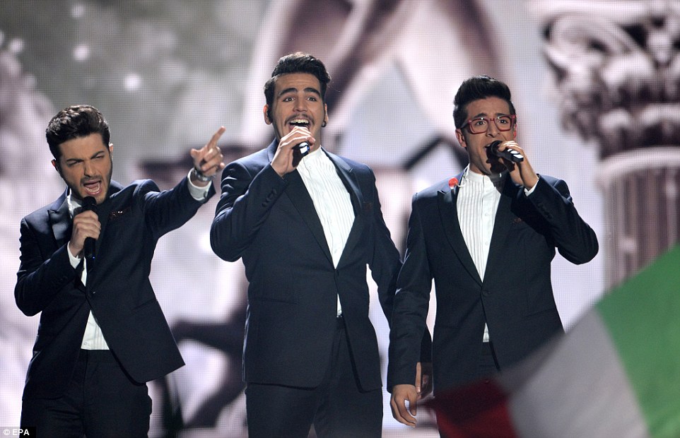 Nh&oacute;m II Volo