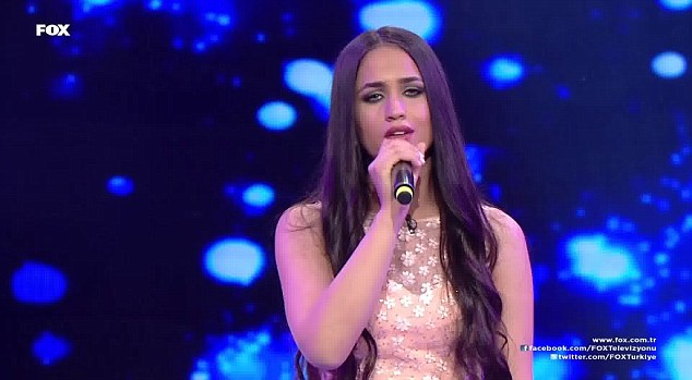 Mutlu Kaya khi chưa bị tấn c&ocirc;ng
