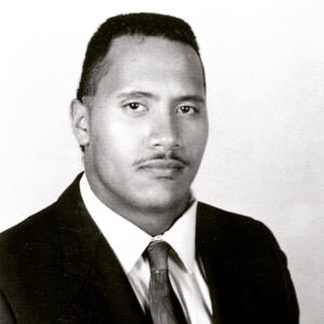 Dwayne Johnson (hay còn gọi là The Rock) khoe ảnh năm 16 tuổi