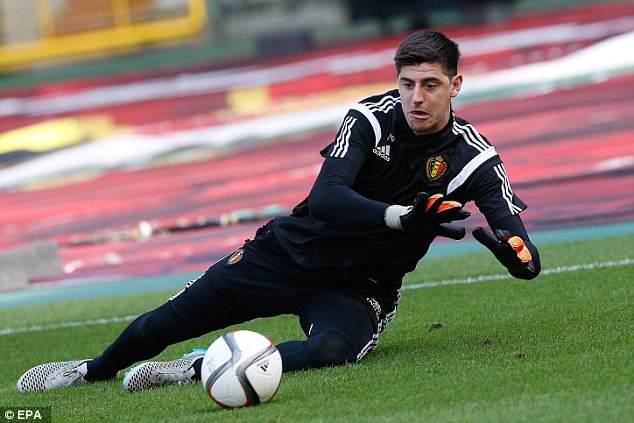 Chelsea nhận hung tin: Courtois nghỉ 2 tháng