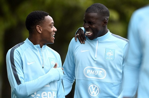 Martial v&agrave; Zouma tập trung c&ugrave;ng tuyển Ph&aacute;p