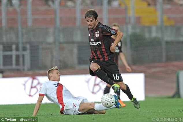 Poli ghi b&agrave;n sau pha kiến tạo của Balotelli