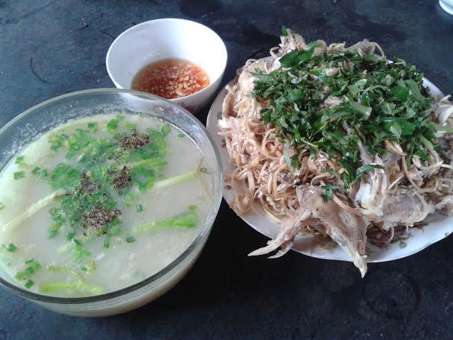 Những ngày lạnh ăn cháo gỏi gà xé phay là tuyệt vời nhất