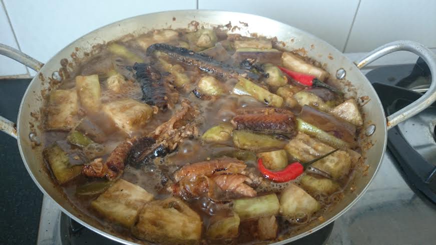M&oacute;n lươn kho mắm theo c&ocirc;ng thức của m&aacute; t&ocirc;i rất kh&aacute;c so với kho với c&aacute; l&oacute;c hay t&ocirc;m