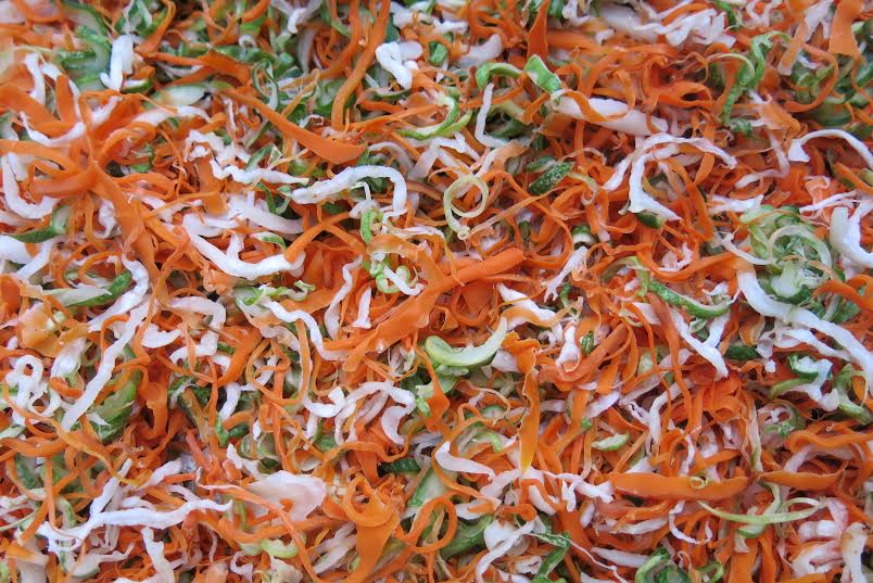 C&aacute;c nguy&ecirc;n liệu chỉ cần phơi dốt dốt để giữ được độ gi&ograve;n