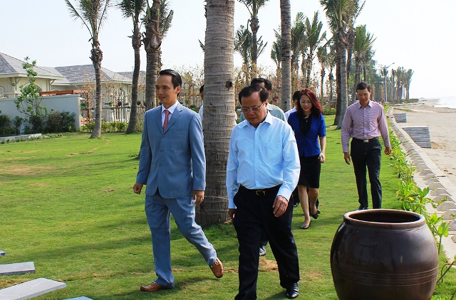 &Ocirc;ng Phạm Quang Nghị, Ủy vi&ecirc;n Bộ ch&iacute;nh trị, B&iacute; thư Th&agrave;nh ủy H&agrave; Nội đi thăm dự &aacute;n c&ugrave;ng &ocirc;ng Trịnh Văn Quyết, Chủ tịch HĐQT tập đo&agrave;n FLC