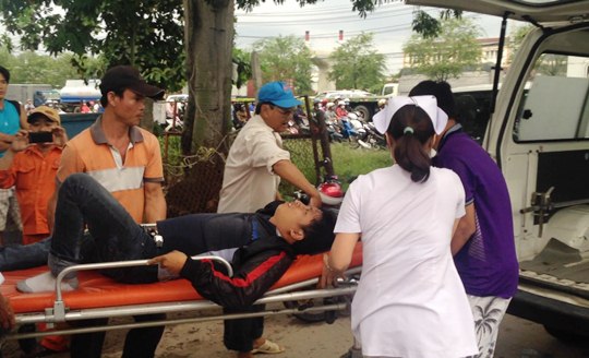 Truy bắt xe ô tô biển số xanh gây tai nạn rồi bỏ chạy