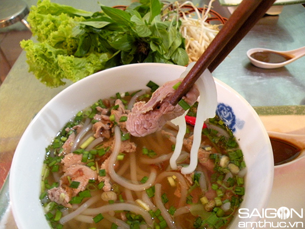 Một số qu&aacute;n b&aacute;nh canh Trảng B&agrave;ng ở TP.HCM, vẫn trung th&agrave;nh với lối nấu truyền thống.