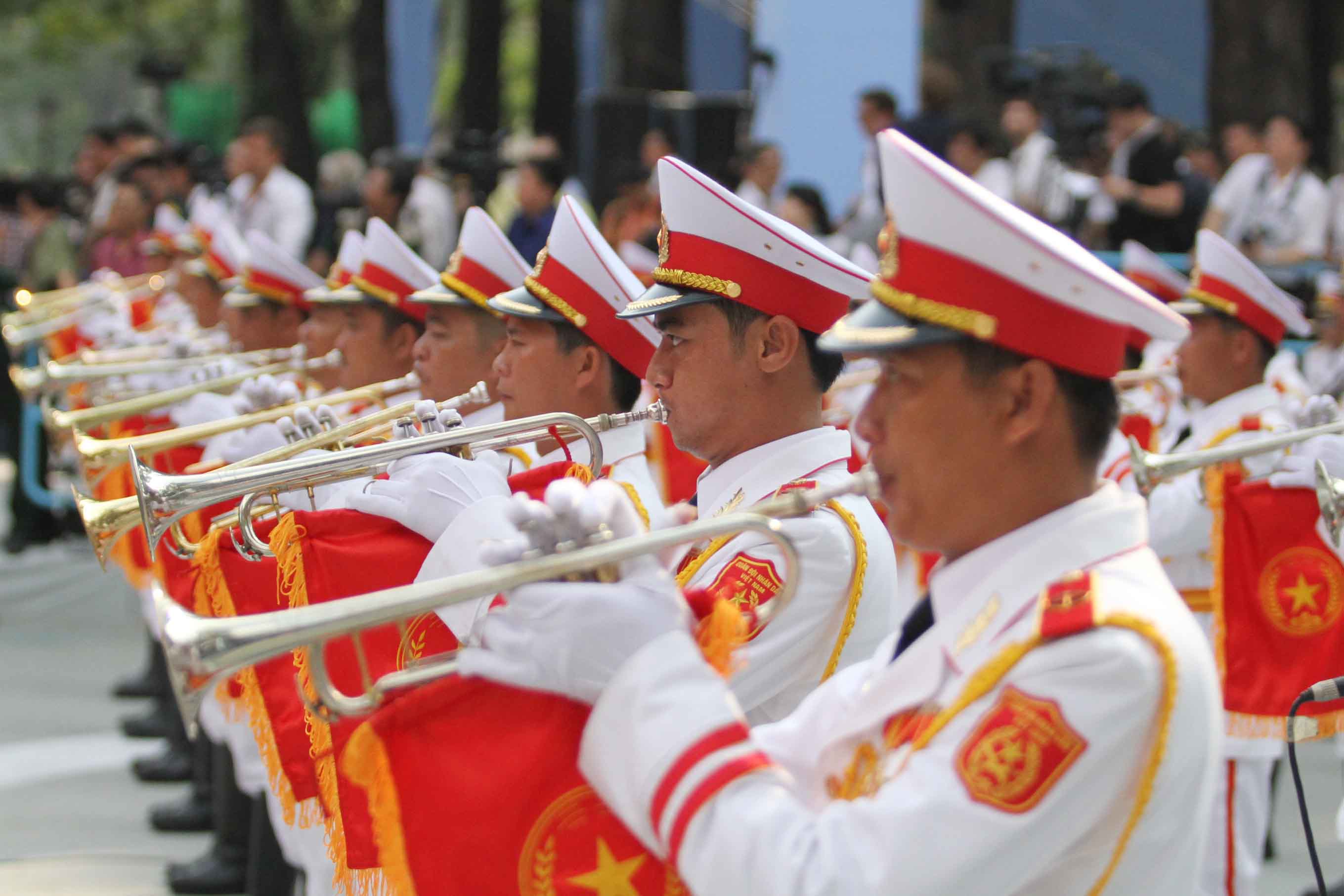 Đội qu&acirc;n nhạc