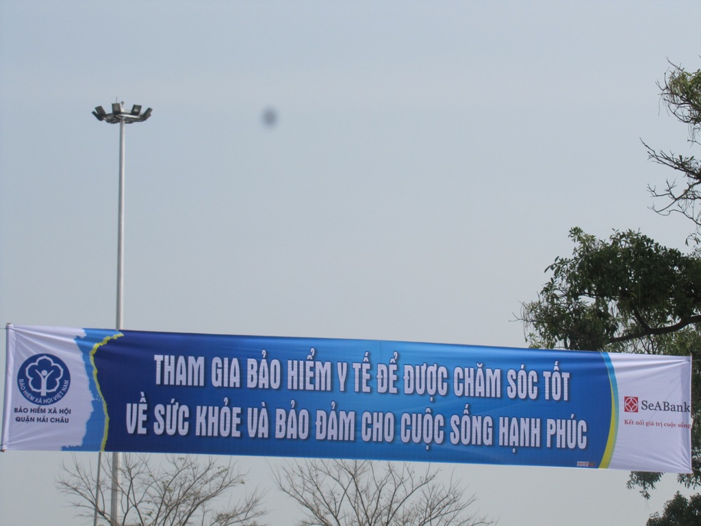 C&aacute;c băng r&ocirc;n c&oacute; h&igrave;nh bản đồ Việt Nam g&acirc;y phản cảm tại TP Đ&agrave; Nẵng đ&atilde; được gỡ bỏ ngay trong chiều 20-1