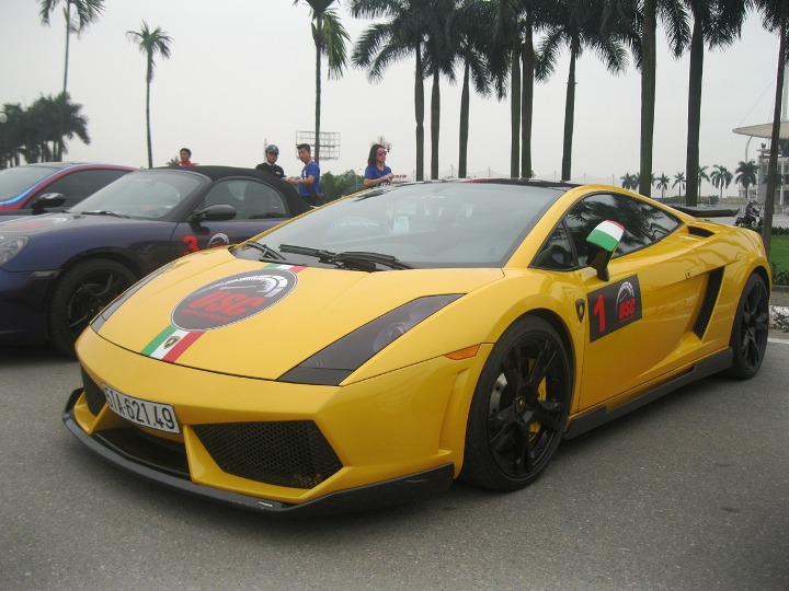 Chiếc Gallardo SE trang bị động cơ V10, dung t&iacute;ch 5,0 l&iacute;t, c&ocirc;ng suất tối đa 520 m&atilde; lực, cho khả năng tăng tốc 0-100 km/h trong khoảng 3,8 gi&acirc;y