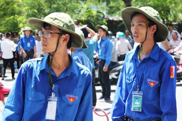 M&ocirc;̀ h&ocirc;i th&acirc;́m đ&acirc;̃m 2 l&acirc;̀n áo