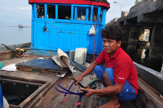 Phản đối tàu Trung Quốc đâm chìm tàu cá Việt Nam