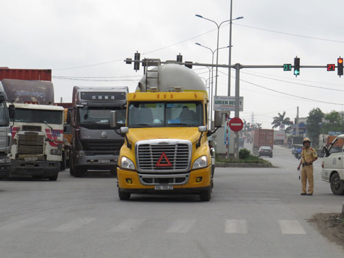 Chủ hàng ngàn xe tải kêu trời